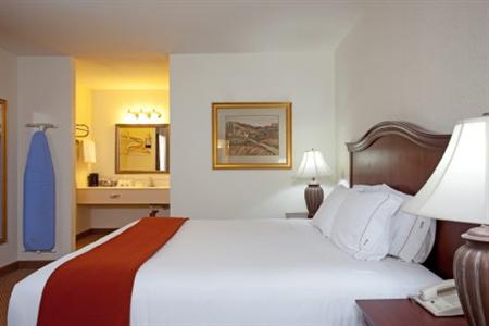 Holiday Inn Express Perris-East