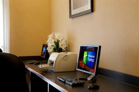 Holiday Inn Express Perris-East