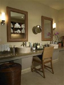 Hotel Indigo Miami Lakes