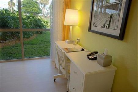 Hotel Indigo Miami Lakes