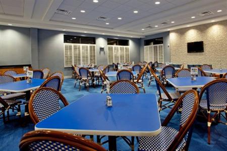 Holiday Inn Express Hotel & Suites Norfolk International Airport