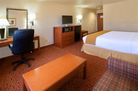 Holiday Inn Express Hotel and Suites Brenham