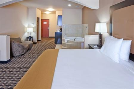 Holiday Inn Express & Suites Denton - UNT - TWU