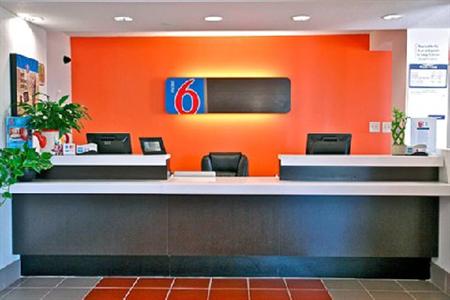 Motel 6 Martinsburg