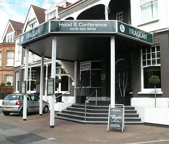 Raglan Hotel