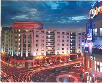 Hampton Inn & Suites Memphis - Beale Street