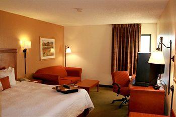 Hampton Inn Memphis-I-240 at Thousand Oaks