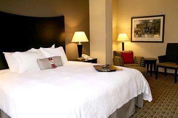 Hampton Inn & Suites Montgomery-Downtown