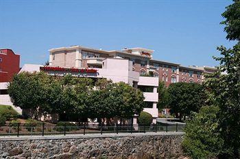 Hampton Inn & Suites Stamford