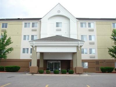 Candlewood Suites Topeka