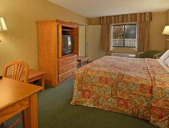 Days Inn & Suites Plattsburgh