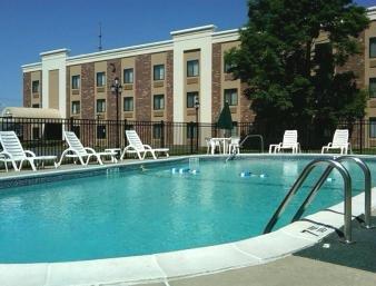 Days Inn & Suites Plattsburgh