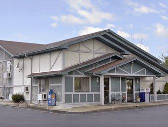 Super 8 Motel Twinsburg / Cleveland