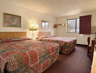 Super 8 Motel Twinsburg / Cleveland