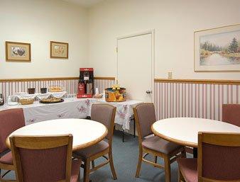 Days Inn and Suites Elkins