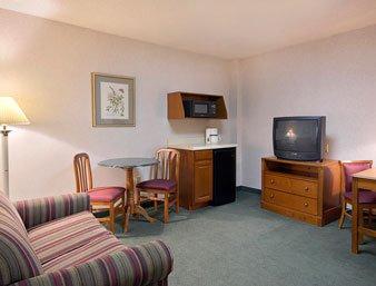Days Inn and Suites Elkins