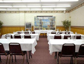 Days Inn and Suites Elkins