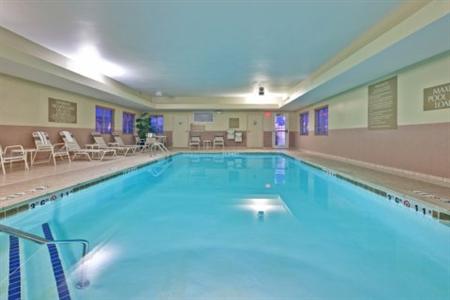 Candlewood Suites Fort Wayne