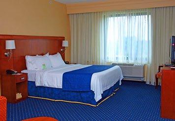 Courtyard by Marriott Republic Airport Long Island/Farmingdale