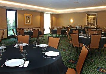 Courtyard by Marriott Republic Airport Long Island/Farmingdale
