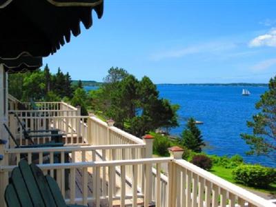 Spruce Point Inn Resort and Spa
