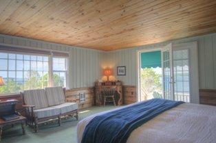 Spruce Point Inn Resort and Spa