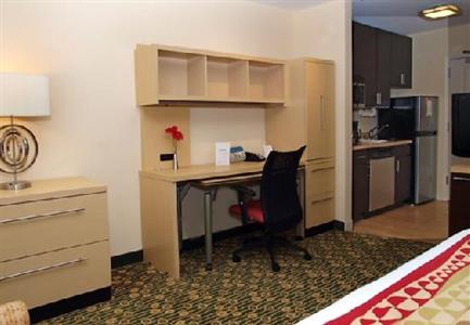 TownePlace Suites Republic Farmingdale (New York)