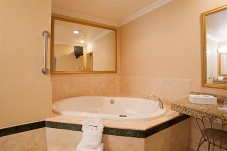 Holiday Inn Express Dana Point Harbor - Doheny Beach