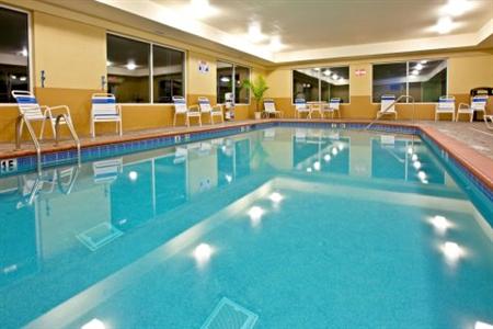 Holiday Inn Express Hotel & Suites Lexington Northeast