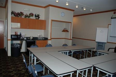 Holiday Inn Express Hotel & Suites Fenton