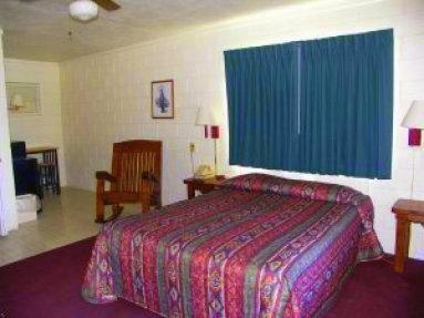 Smokey Bear Motel
