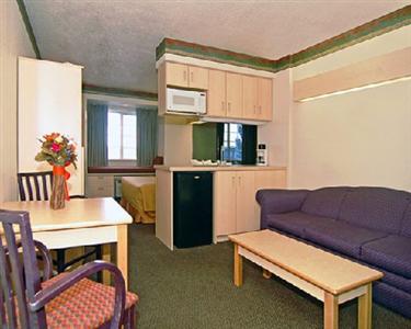 Motel 6 Bernalillo