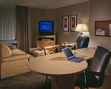 Candlewood Suites Indianapolis East