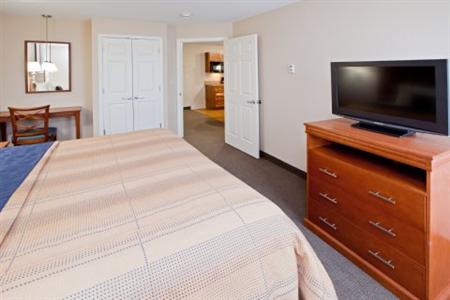 Candlewood Suites Indianapolis East