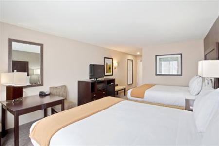 Holiday Inn Express Hotel & Suites Hays