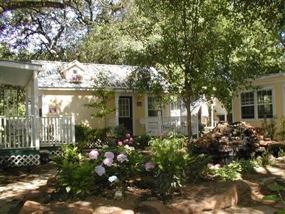 Pomegranate House & Cottages