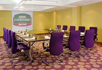 Courtyard by Marriott London Gatwick Airport Hotel