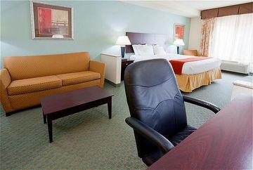 Holiday Inn Express Charlotte-Arrowood