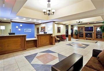 Holiday Inn Express Hotel & Suites Howell