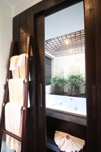 Kirikayan Luxury Pool Villas & Spa