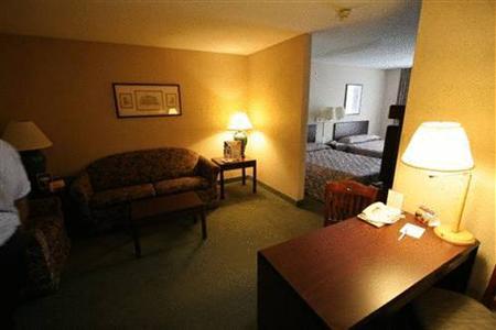 Ramada Suites Orlando Airport