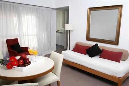 Loi Suites Esmeralda