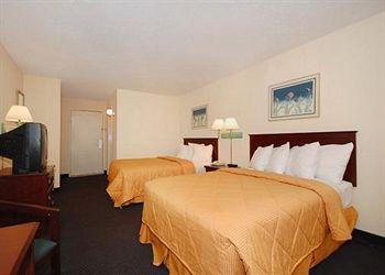 Econo Lodge Inn & Suites Ft. Jackson