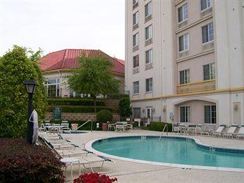 La Quinta Inn & Suites Dallas North Central