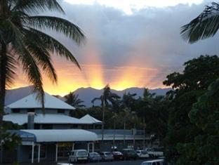 Parrotfish Backpackers Resort Port Douglas