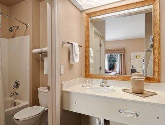 Baymont Inn and Suites Crestview