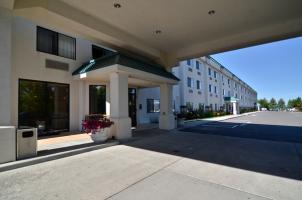 Best Western Inn & Suites WaKeeney