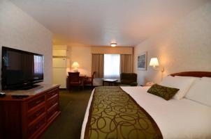 Best Western Inn & Suites WaKeeney