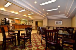 Best Western Inn & Suites WaKeeney