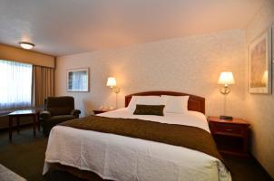 Best Western Inn & Suites WaKeeney